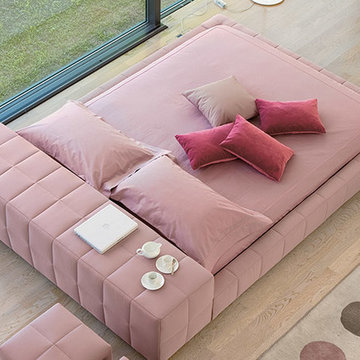 Squaring Isola Alto Tatami Bed by Bonaldo
