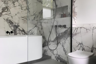 Inspiration for a modern bathroom in London.