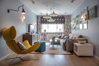 Trendy living room photo in Moscow