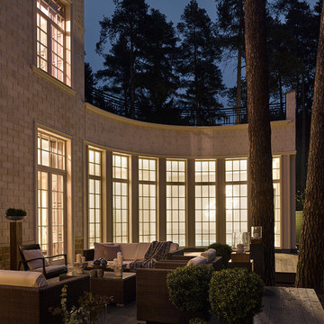 Classic Family House in Virginia Water