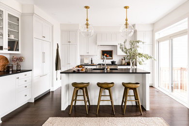 Example of a transitional kitchen design in Ottawa