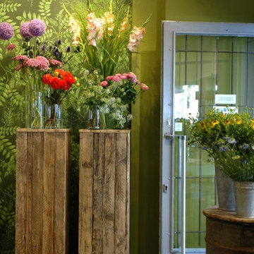 Neue Tapete für einen Blumenladen