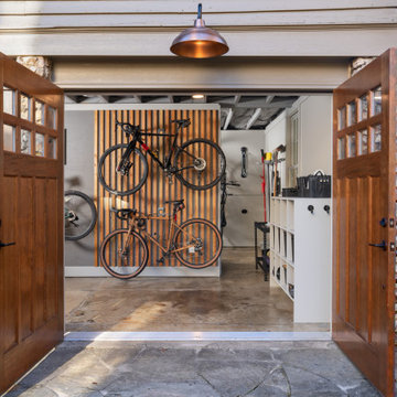 Historic Forest Park Carriage House