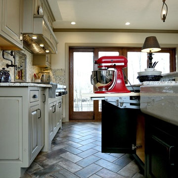 Landis Cus. Cab. & Woodworking - PEAK Achievement Awards - Best Kitchcen 100+