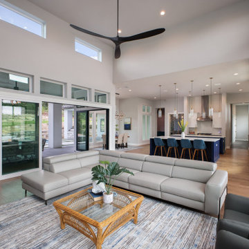 Modern: 4,950 ft², 4 BR/4 BA/2 ST home