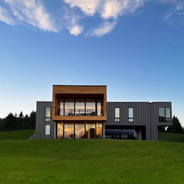 Aero + Vista Retreat