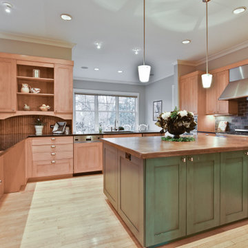 Spacious Highland Park English Country Showhome