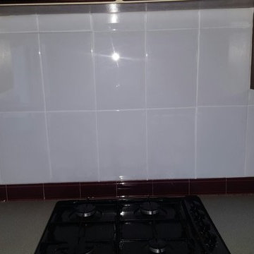 Refreshing Kitchen Wall Grout in an Edinburgh Kitchen