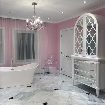 A pink en suite