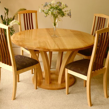 Carolinian Dining Table
