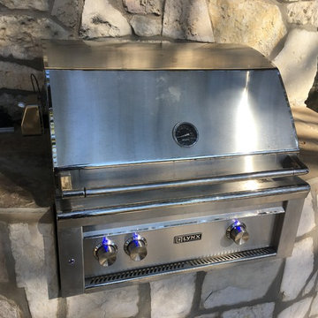 Mid-century outdoor kitchen
