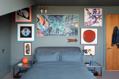 Home design - mid-sized contemporary home design idea in London