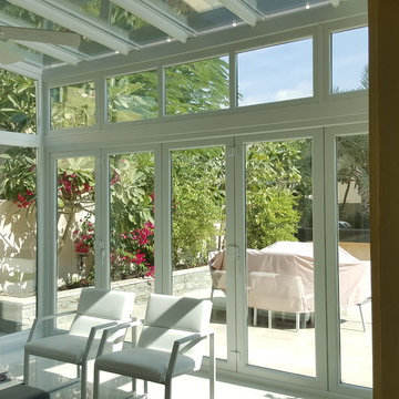 Modern Lean-to conservatory in Dubai