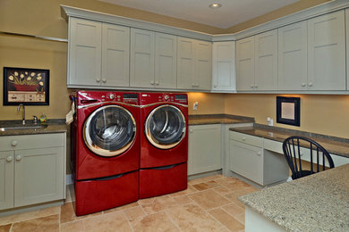 Laundry room photo in Salt Lake City