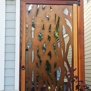 Kleiner Eklektischer Vorgarten mit Mulch in Seattle