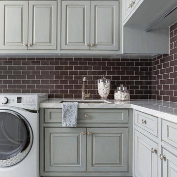 Florence 4 Laundry Room
