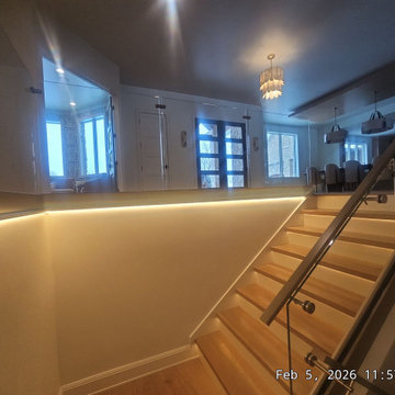Glass railing base mounted
