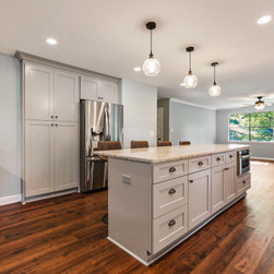 Gilchrist Kitchen - Kitchen Islands And Kitchen Carts