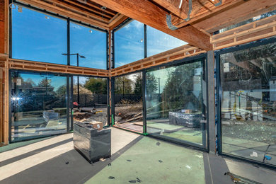 Inspiration for a modern exterior home remodel in Los Angeles