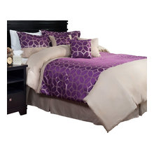 Queen B room (Beth's)