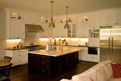 Trendy kitchen photo in San Diego
