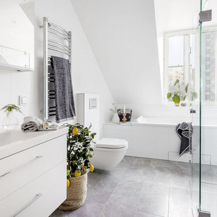 Skandinavische Badezimmer mit Kalkstein Ideen, Design & Bilder