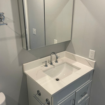 Fairfax - Hall Bathroom w/Tub
