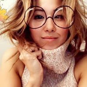 Yoon Costellos foto