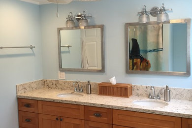Beach style bathroom photo in Hawaii
