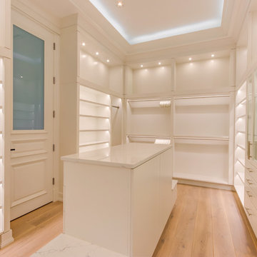 Caloosahatchee Closet