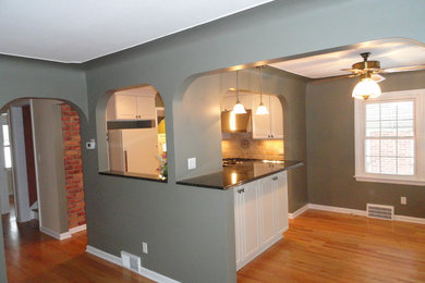 Example of a classic kitchen design in Detroit