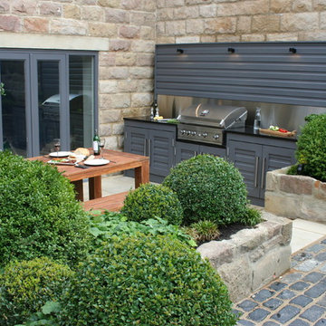 Urban Courtyard for Entertaining
