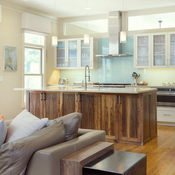 C2 Residence: Dark to Bright