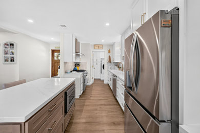 Inspiration for a transitional kitchen remodel in Los Angeles
