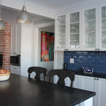 Victorian Lakefront Home (Hudson)