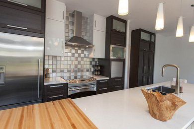 Inspiration for a transitional kitchen remodel in Montreal