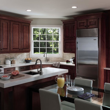 Pella® 250 Series® ENERGYSTAR®-qualified single-hung windows compliment home