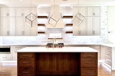 Inspiration for a modern kitchen remodel in Dallas