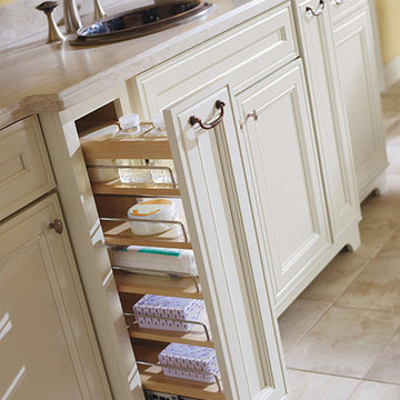 Blakely Maple Pearl Bathroom