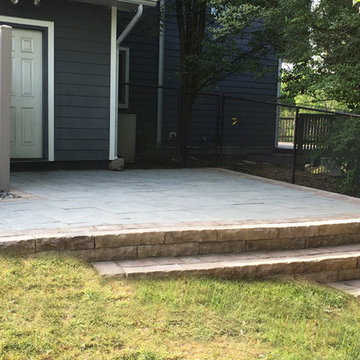 Dimensional Flagstone Patio with Steps