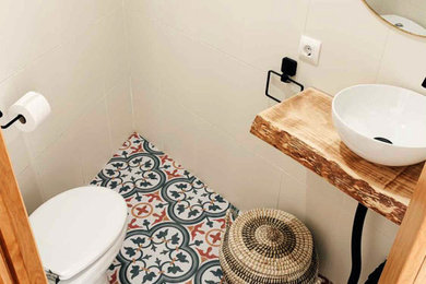 Tuscan vinyl floor bathroom photo in Other