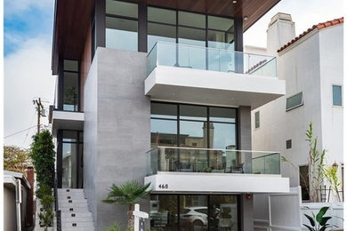 ロサンゼルスにある高級なコンテンポラリースタイルのおしゃれな大きな家の写真