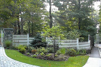 Design ideas for a traditional landscaping in Boston.
