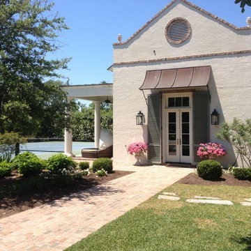 Compound on the beach! Family retreat..room for everyone!