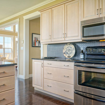 The Palm Lily Plan 845-C
