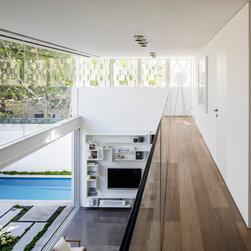 Cherry Blossom Villa - Windows And Doors