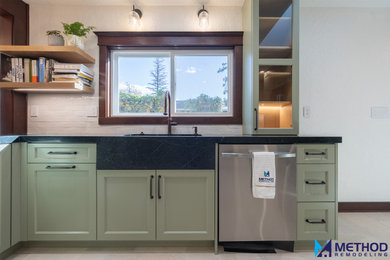 Example of a trendy kitchen design in San Francisco