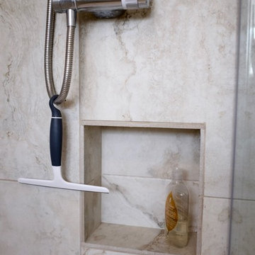 The Cricketers - shower room