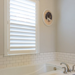 Hunter Douglas Plantation Shutters - Interior Shutters