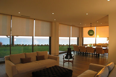 Inspiration for a contemporary living room remodel in Los Angeles